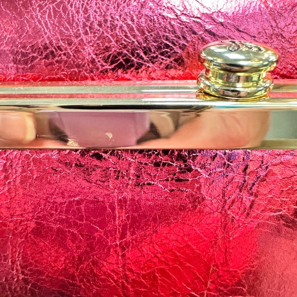 NWT HOBO Strawberry Pink Metallic Wallet w/Gold kiss lock - Picture 7 of 9